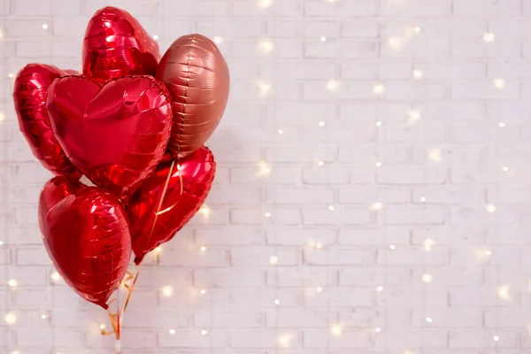 Valentine Day Background Group Red Heart Shaped Balloons White Wall — Stock Photo, Image