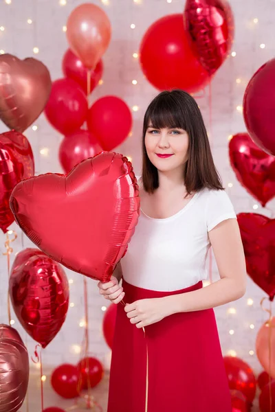 Conceito Dia Dos Namorados Retrato Jovem Mulher Bonita Com Balões — Fotografia de Stock