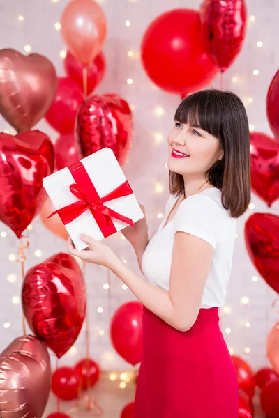 Valentine Day Concept Happy Dreaming Woman Holding Gift Box Red — Stock Photo, Image