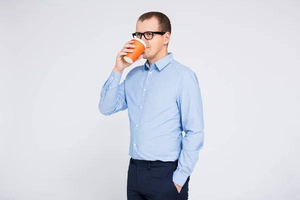 Concepto Pausa Café Retrato Joven Empresario Bebiendo Café Una Taza — Foto de Stock