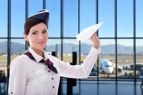 Zomer Vakantie Reizen Concept Jonge Mooie Stewardess Met Papieren Vliegtuig — Stockfoto