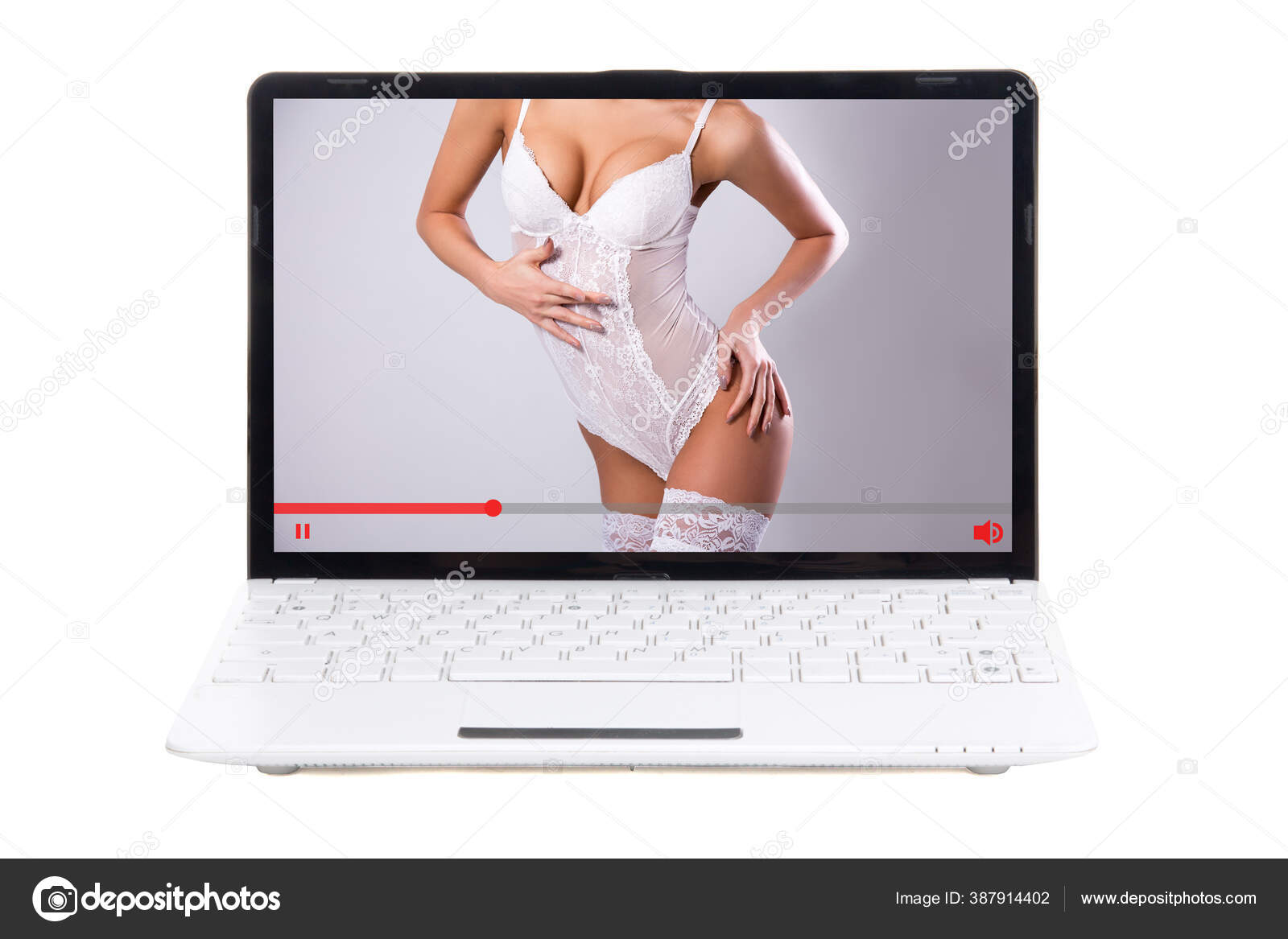 Erotisk Video Med Sexig Kvinna Underkläder Bärbar Skärm Isolerad Vit —  Stockfotografi © Di-Studio #387914402