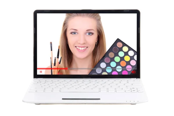Güzellik Blogu Kavramı Laptop Ekranına Makyaj Uygulaması Hakkında Video Beyaz — Stok fotoğraf
