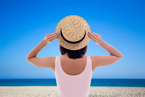 Zomer Reizen Concept Achteraanzicht Van Jonge Mooie Vrouw Roze Badpak — Stockfoto