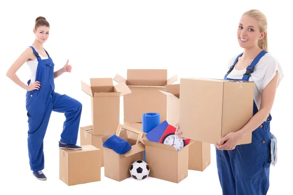 移動日の概念 白い背景に隔離された段ボール箱と青の作業服の女性 — ストック写真
