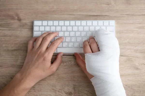 Assistenza Sanitaria Infortunio Concetto Assicurazione Vista Dall Alto Delle Mani — Foto Stock