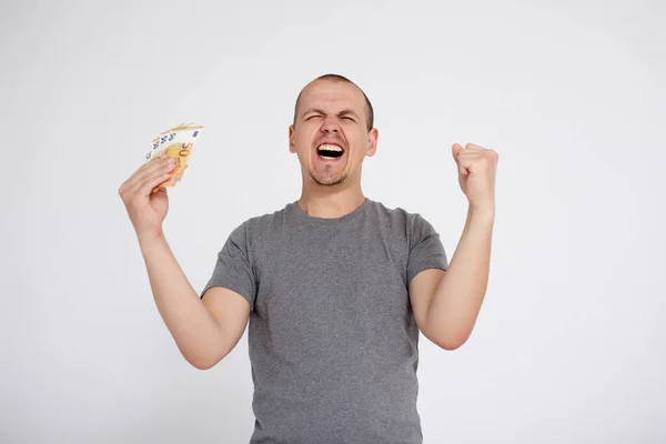 Erfolg Sieg Finanz Und Personenkonzept Fröhlicher Junger Mann Mit Eurogeld — Stockfoto