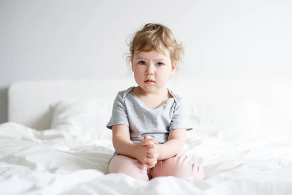 Childhood Sadness Concept Portrait Sad Cute Little Girl Sitting Bed — Stock Photo, Image