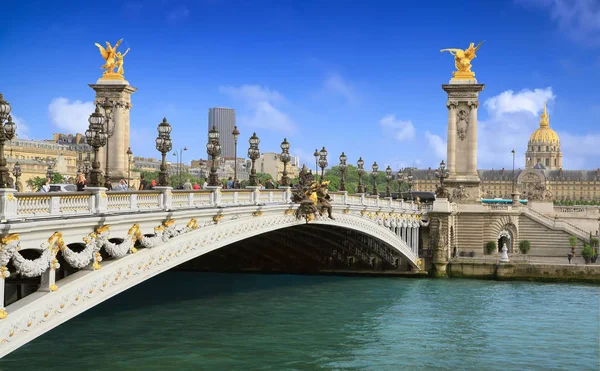 París Mayo 2016 Famoso Puente Alexandre Iii Sobre Río Sena — Foto de Stock