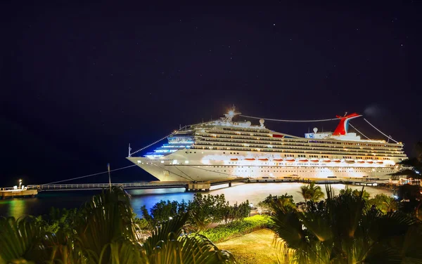 Willemstad Curacao Abril 2018 Crucero Carnival Conquest Atracado Puerto Willemstad — Foto de Stock
