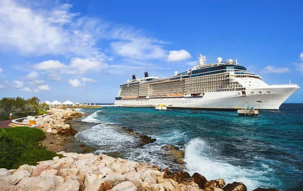 Cruise Ship Port Sunny Day — Stock Photo, Image