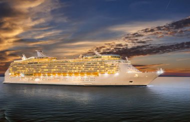 Lüks cruise gemi limana günbatımı üzerinde yelken. 