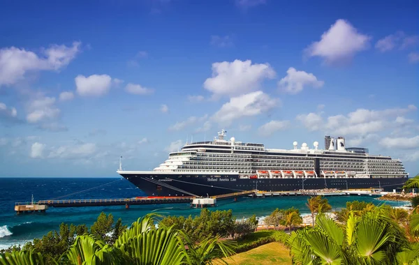 Willemstad Curacao April 2018 Cruise Ship Zuiderdam Holland America Line — Stock Photo, Image