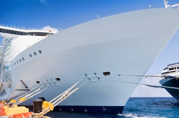 Navio de carga e de passageiros Stock Photos, Royalty Free Navio de ...