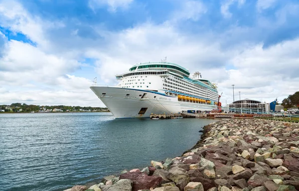 Sydney Canada Szeptember 2019 Hajókirándulás Royal Caribbean Adventure Seas Dokkolt — Stock Fotó