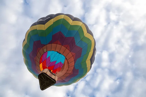 Globo Aerostático Sobre Cielo — Foto de Stock