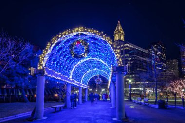 Noel 'de Mavi Tünel