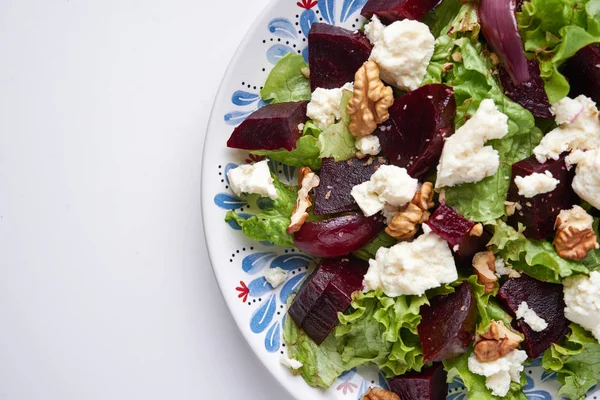 Ensalada de remolacha, queso y nueces — Foto de Stock