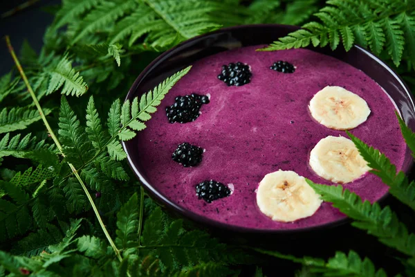 Smoothie bowl with blackberry — Stock Photo, Image