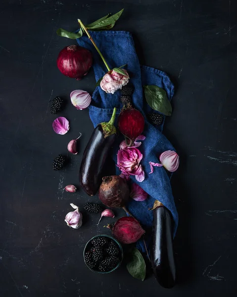 Stillleben mit lila Gemüse — Stockfoto