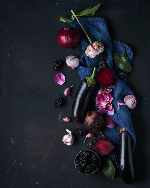 Vida tranquila com vegetais roxos — Fotografia de Stock