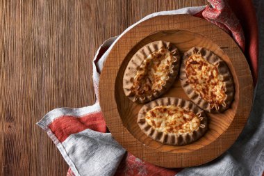 geleneksel Karelya pies  
