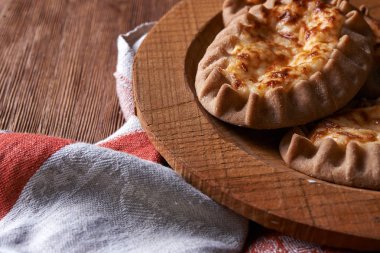 geleneksel Karelya pies  