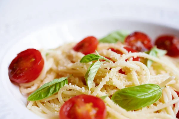 Pasta with bacil and tomatoes — Stock Photo, Image