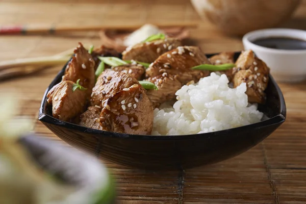 Chicken and rice in asian style — Stock Photo, Image