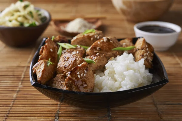 Chicken and rice in asian style — Stock Photo, Image