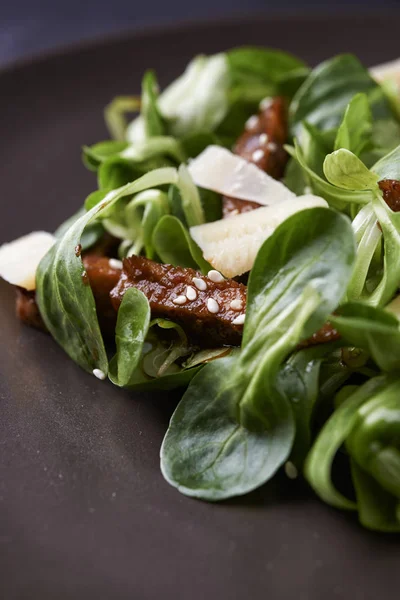 Salade in Aziatische stijl — Stockfoto