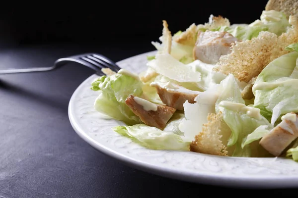 Ensalada de César con pollo — Foto de Stock