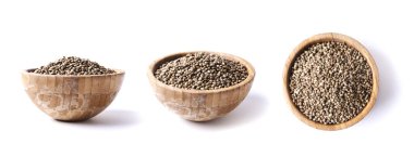 Beyaz arkaplanda yalıtılmış kenevir tohumları