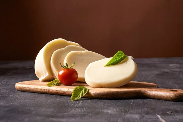 부드러운 치즈가 실려 있다 — 스톡 사진