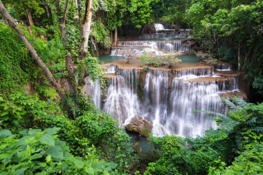 Tayland, şelale Huay veya Huai mae khamin ihbar