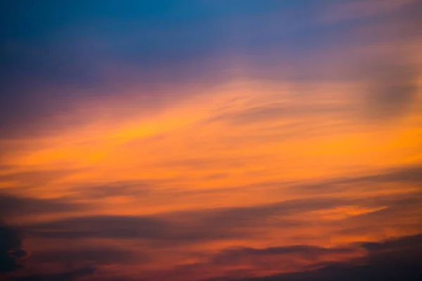 Twilight Kleurrijke Hemel Met Zonlicht Shine Achter Achtergrond — Stockfoto