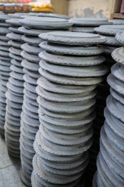 Kyauk pyin taş levha ile Thanaka, Birmanya insanlar için popüler kullanmak için geleneksel kozmetik için yığını