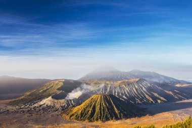 Mount Bromo mavi gökyüzü gün zaman doğa manzara panorama arka plan, Java, Endonezya