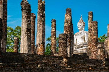 Güzel bir tapınak Tayland isim Sukhothai Historical Park, Sa-Sri