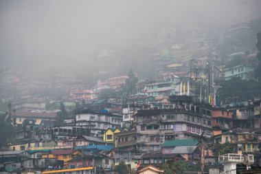 Hill İstasyonu ve Hindistan Darjeeling eyâletinde sub-divisional kent Kurseong olduğunu