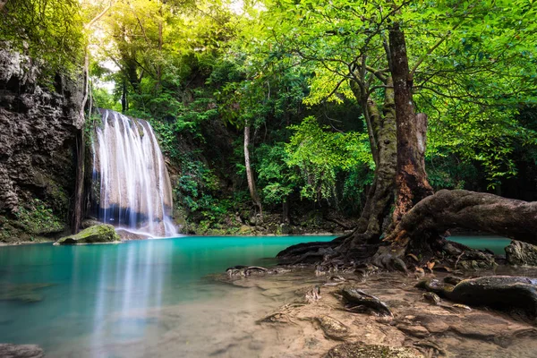 Водопад Таиланде Имя Erawan Лесная Среда Большим Деревом — стоковое фото