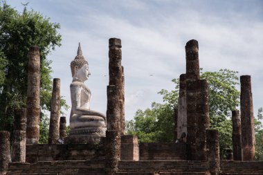 Güzel Tapınak Tayland adı Sa-Sri Tapınağı, Sukhothai Historical Park, sabah saat sırasında
