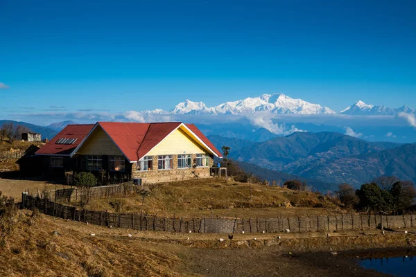Paisaje Tonglu Trekkers Cabaña Monte Kangchenjunga Durante Día Cielo Azul — Foto de Stock