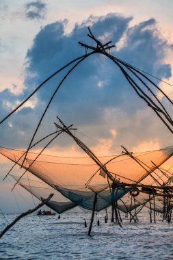 Yokyor balıkçılık Pak Pra Villag Tay halkının eski stili zaten