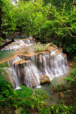 Tayland, şelale denilen Huay veya Huai mae khamin Kanchan içinde
