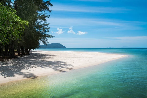 Paradise Island beach, sunny day, nobody — Stock Photo, Image