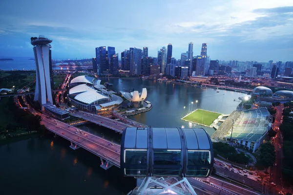 シンガポール ビジネス地区の観覧車から空撮と — ストック写真