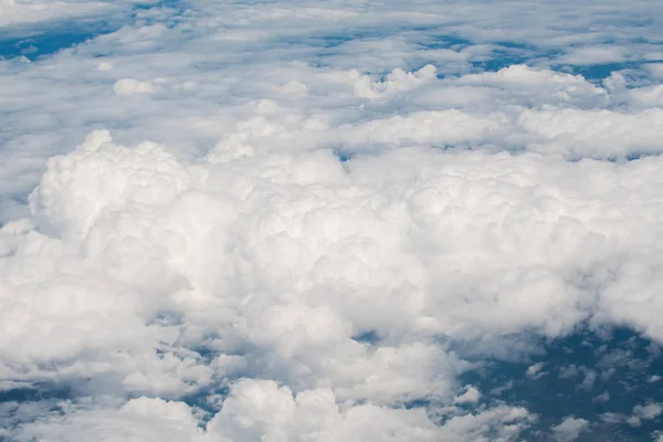 天空中的一层云 — 图库照片