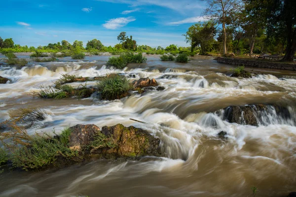 Krajobraz Lee Pee wodospad w Champasak, Pakse, Southen Laos — Zdjęcie stockowe