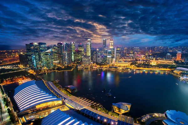 Αστικό τοπίο της οικονομική περιοχή της Σιγκαπούρης και επιχείρηση κατασκευής — Φωτογραφία Αρχείου